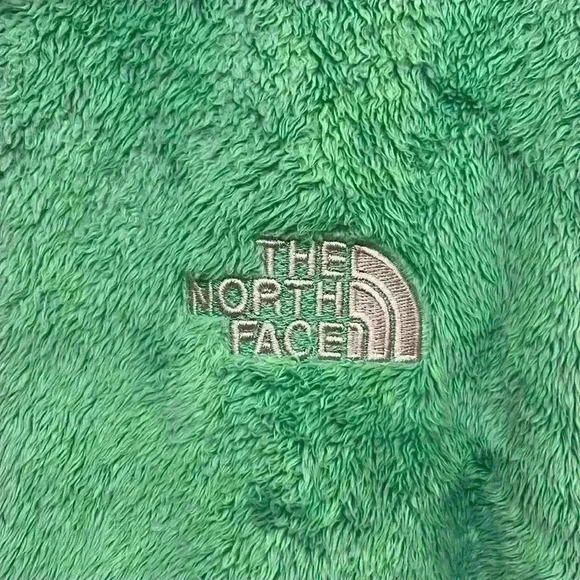 Northface Osito Jacket zip front - Picture 2 of 10